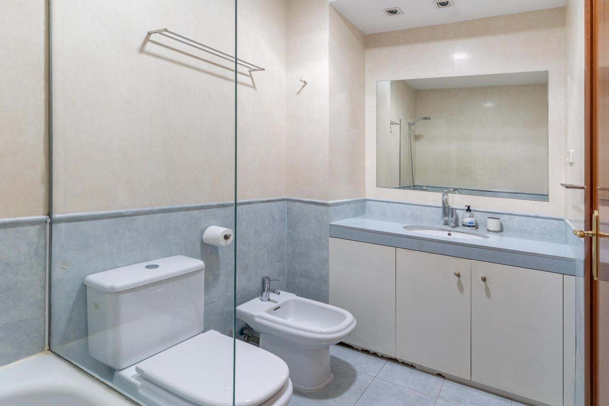 Centrico Apartamento Con Terraza Barcelona Luaran gambar